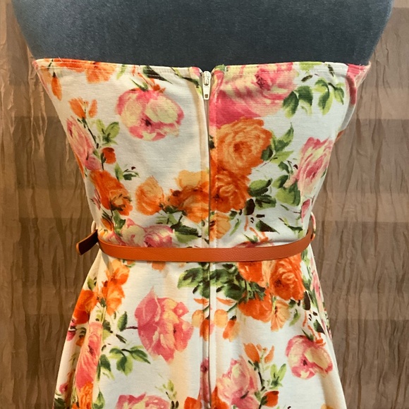 Floral PRETTY GOOD strapless dress with belt.  Size L - Picture 3 of 7